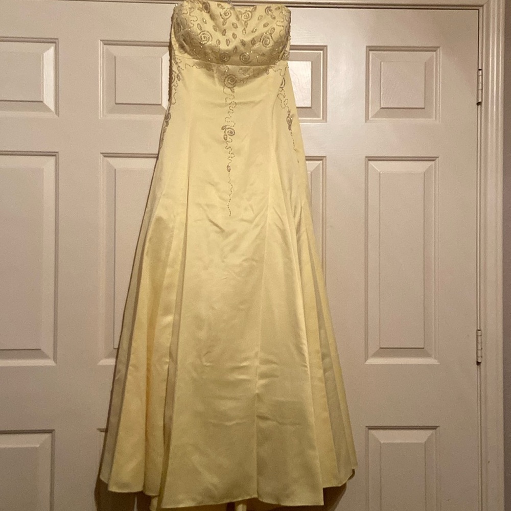 Yellow Prom/formal strapless dress